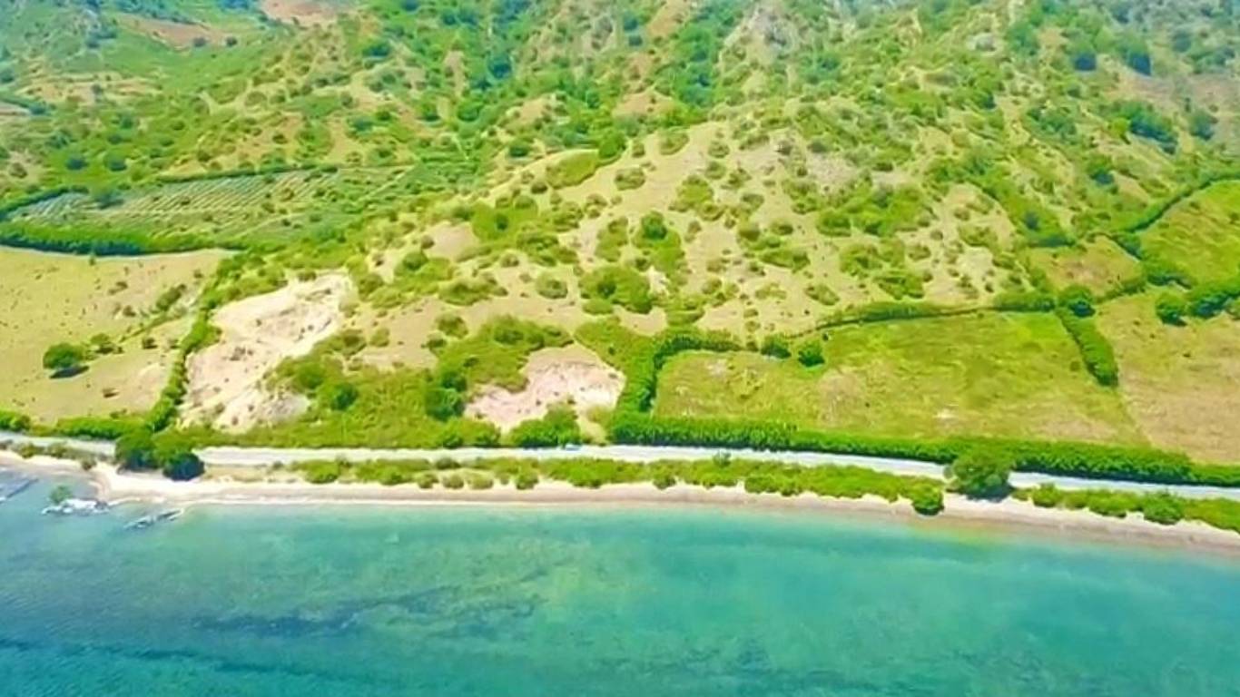 Panoramic Coastal and Rinjani Views