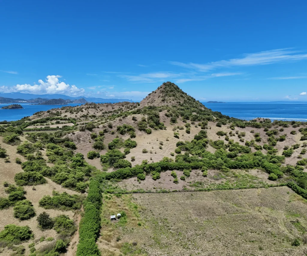 Elevated oceanfront land for sale in Moro Bay Kertasari West Sumbawa
